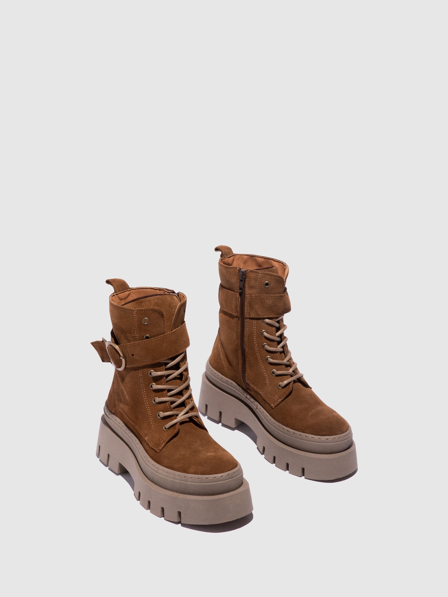 Fungi Botas com Atacadores em Camel